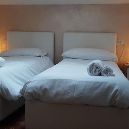 Camere Porto Vecchio Con Parcheggio A Pochi Passi Dal Castello Malcesine Bagian luar foto