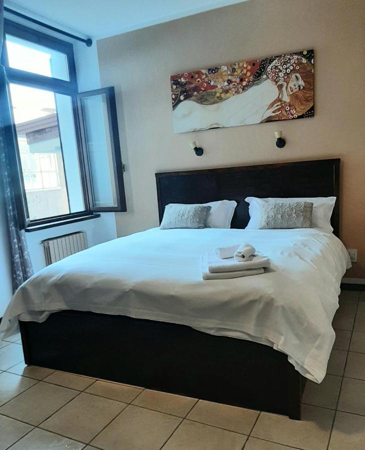 Camere Porto Vecchio Con Parcheggio A Pochi Passi Dal Castello Malcesine Bagian luar foto