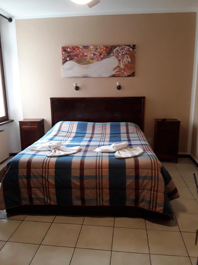 Camere Porto Vecchio Con Parcheggio A Pochi Passi Dal Castello Malcesine Bagian luar foto