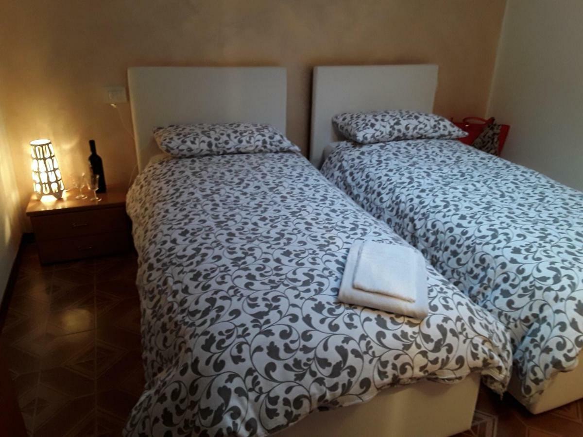 Camere Porto Vecchio Con Parcheggio A Pochi Passi Dal Castello Malcesine Bagian luar foto