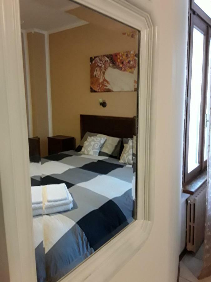 Camere Porto Vecchio Con Parcheggio A Pochi Passi Dal Castello Malcesine Bagian luar foto